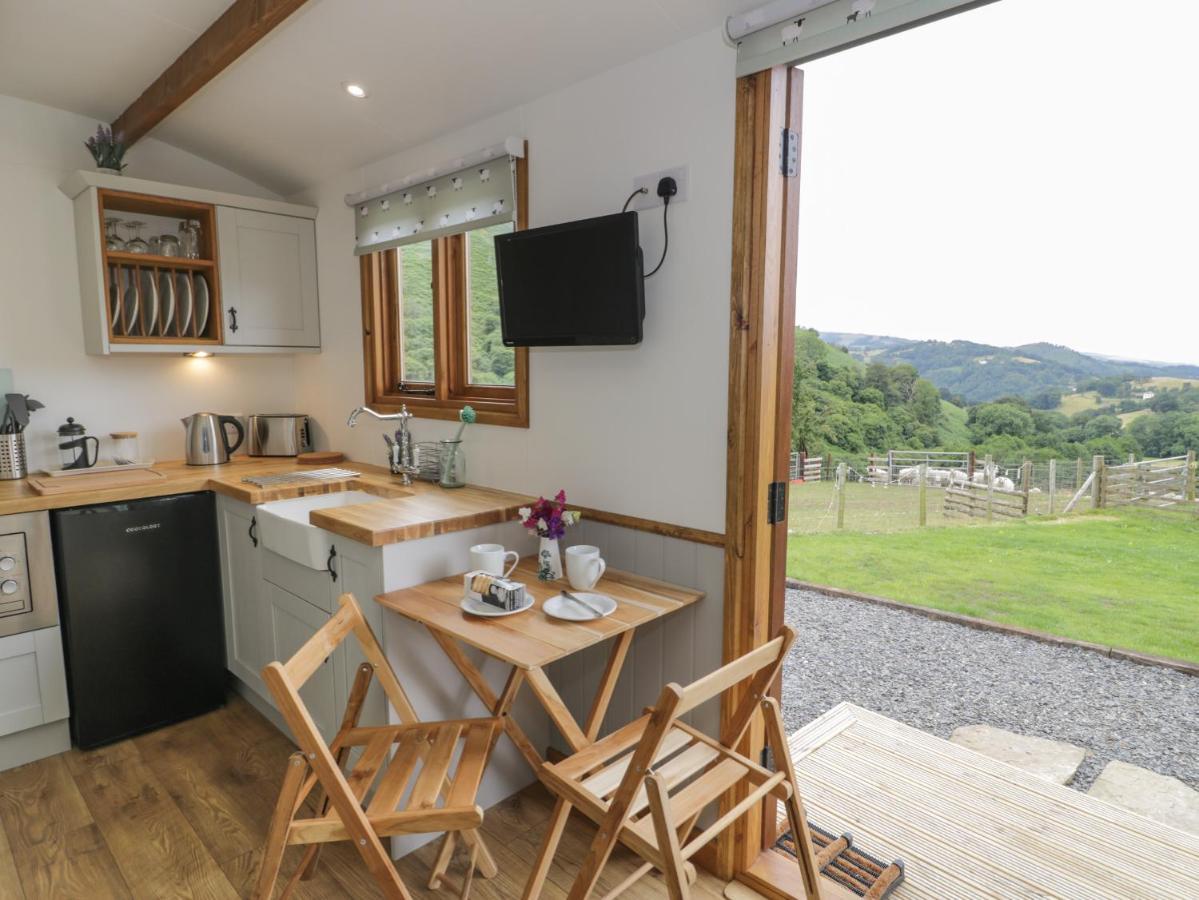 חלנגוחלן Tan Y Castell Shepherds Hut מראה חיצוני תמונה